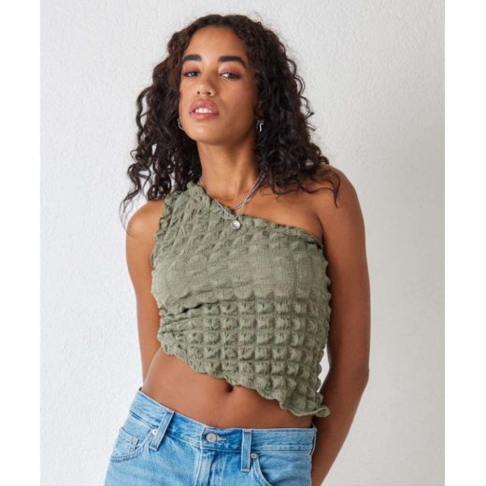 URBAN OUTFITTERS POPCORN CROP TOP